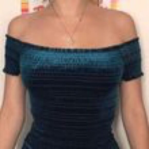 Aeropostale Velvety top off shoulder stretchy short sleeves Teal Small - Picture 5 of 5